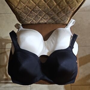 Lot Of 2 Playtex Secrets Smoothing Balconette T-Shirt Underwire Black White Bras